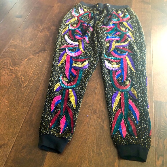 Beaded sequins crop top jogging set - Picture 3 of 4